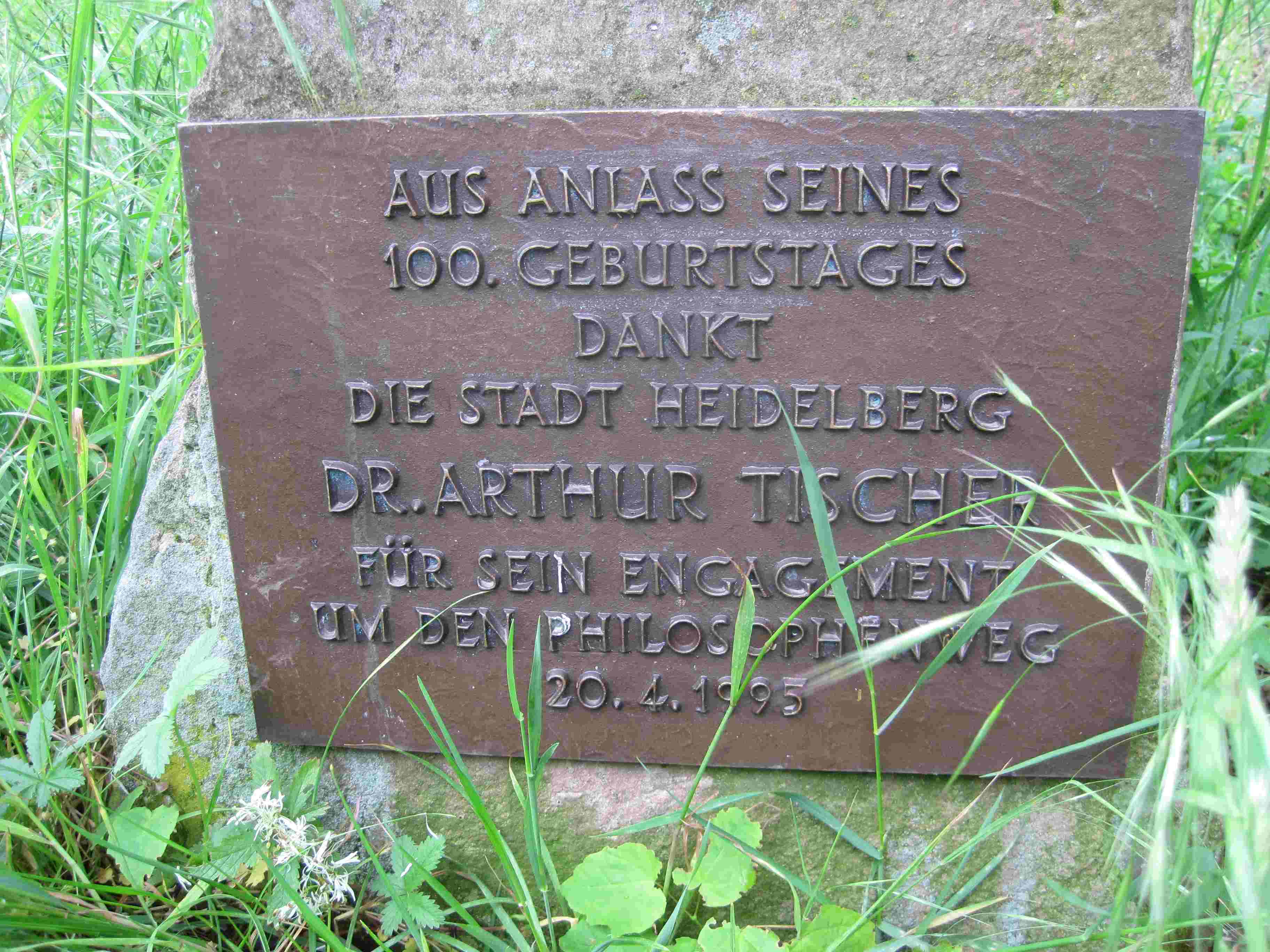 Gedenktafel für Arthur Tischer oberhalb des Philosophenweg